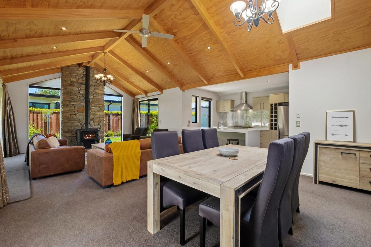 Roys Bay Lodge - Wanaka Holiday Home Exteriér fotografie